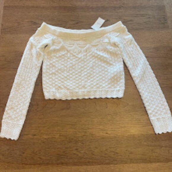Hollister Ivory X-SMALL Stitchy Crochet Style Off The Shoulder Sweater NWT 320 - Picture 1 of 2